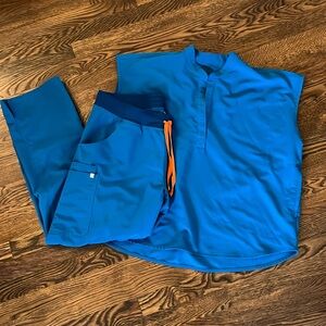 XL Blue Figs scrub set